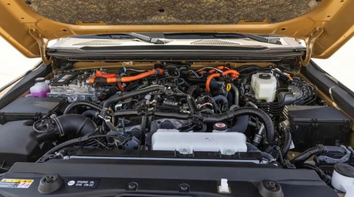 Động cơ của Toyota Land Cruiser 2025.