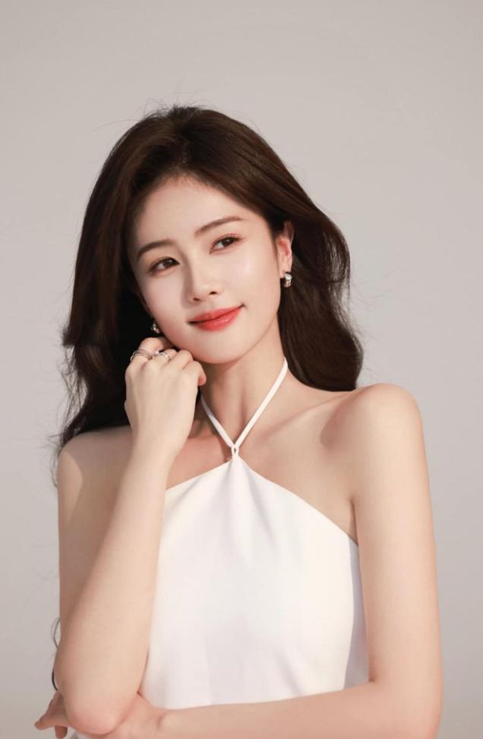 Bạch Lộc là gương mặt đang nhận được nhiều sự chú ý của khán giả.