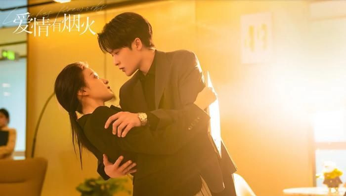 Bộ phim truyền hình Tình Yêu Có Pháo Hoa do Vương Sở Nhiên đóng chính đã trở thành một trong những tác phẩm nổi bật trên màn ảnh nhỏ. Ảnh: Weibo