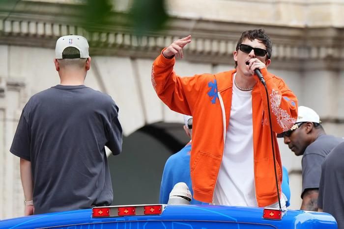 Timotheé Chalamet ăn mừng chức vô địch NBA của đội bóng yêu thích New York Knicks.