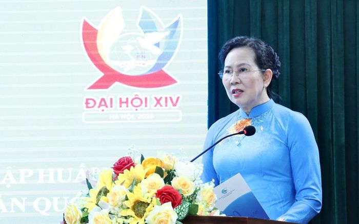 Bà Lê Thị Thủy, Ủy viên TƯ Đảng, Phó Chủ tịch UBTƯ MTTQ Việt Nam, Chủ tịch Hội LHPN Việt Nam, chủ trì hội nghị