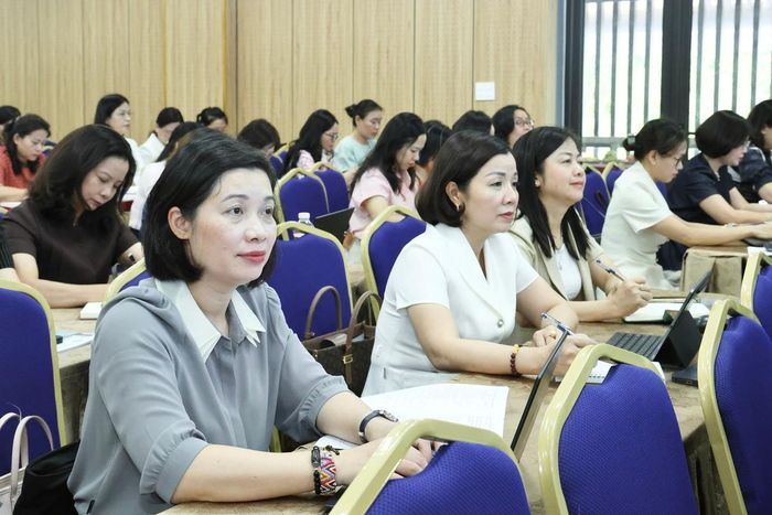 Các đại biểu tham dự hội nghị