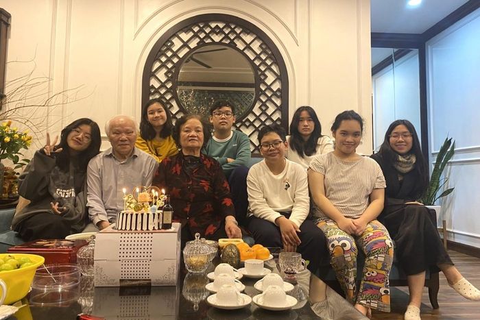Từ nếp sống, phong tục và những câu chuyện của ông bà ngoại đã góp phần nuôi dưỡng trong Linh tình yêu với lịch sử, văn hóa và cội nguồn dân tộc.