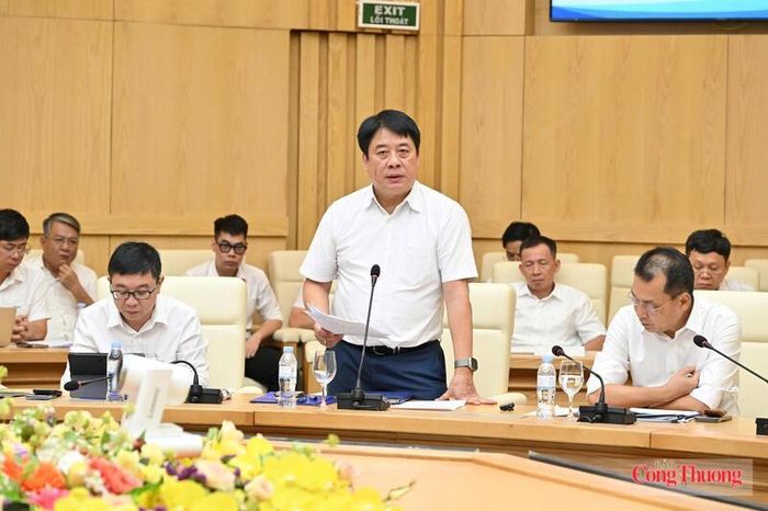 Ông Nguyễn Anh Tuấn - Tổng giám đốc EVN báo cáo về tình hình cung ứng điện 6 tháng đầu năm 2026.