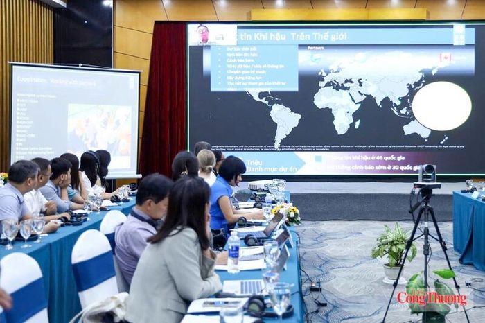 Ông Benjamin Larroquette đã có bài trình bày trực tuyến về vai trò của thông tin khí hậu và hệ thống cảnh báo sớm trong bảo vệ tính mạng, sinh kế và nâng cao khả năng chống chịu trước biến đổi khí hậu.
