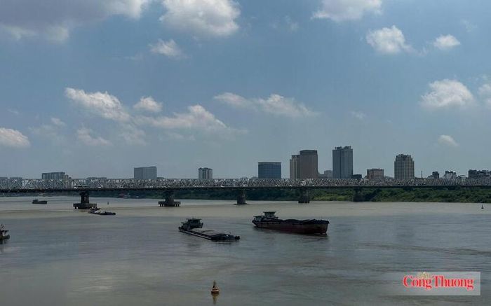 Bộ Xây dựng vừa phê duyệt Đề án bãi bỏ thủ tục cấp phép và đưa nhiều loại phí, lệ phí đối với phương tiện thủy nội địa về mức 0 đồng. Ảnh minh họa
