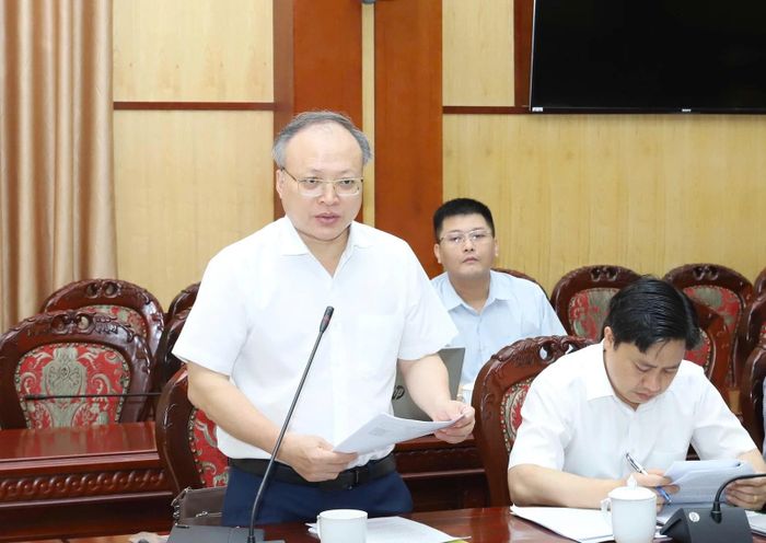 Giám đốc Sở Tài chính Lê Trọng Thụ phát biểu tại hội nghị.