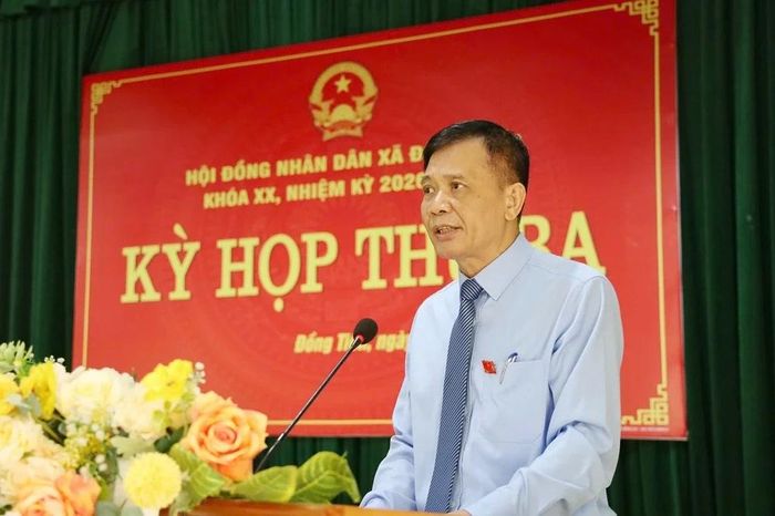 Bí thư Đảng ủy, Chủ tịch HĐND xã Đồng Tiến Đỗ Hữu Quyết phát biểu khai mạc kỳ họp.