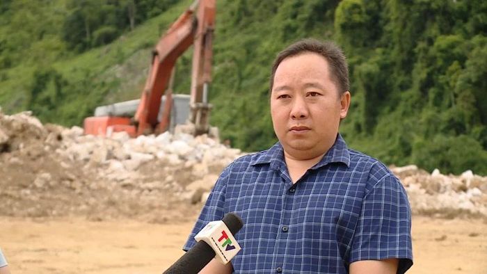 Ông Lâu Văn Ngọc, cán bộ kỹ thuật Phòng Điều hành dự án Mường Lát, Ban Quản lý dự án đầu tư công trình giao thông tỉnh Thanh Hóa (đơn vị chủ đầu tư).