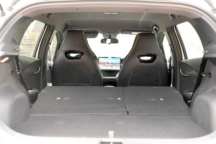  Khoang hành lý của BYD Dolphin 2026 được mở rộng lên tới 1.310 lít.