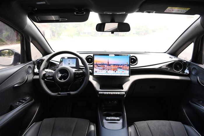 BYD Dolphin mang đến một không gian nội thất thoáng đãng và được đánh giá là rộng rãi nhất trong phân khúc.