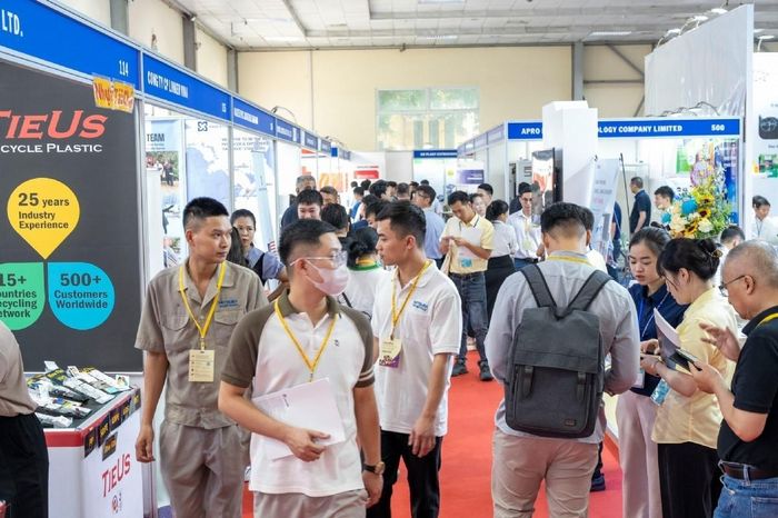 HanoiPlas 2025 chào đón hơn 8,400 lượt khách tham quan trong 4 ngày.