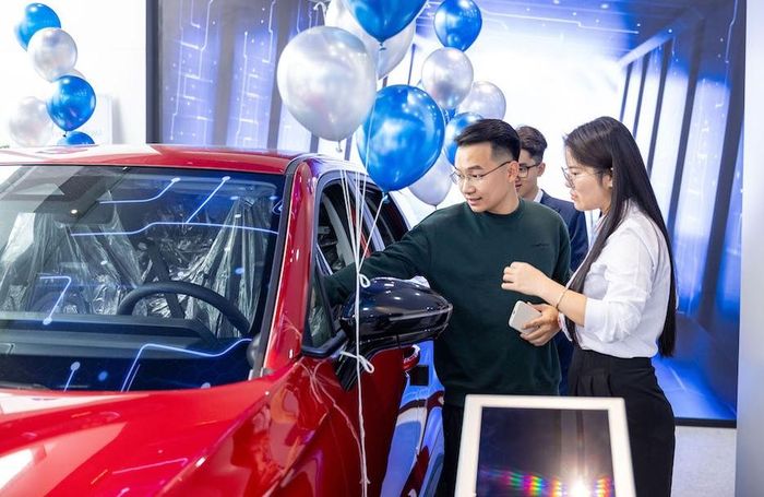Người tiêu dùng ngày càng có nhiều lựa chọn xe mới với mức giá hấp dẫn.