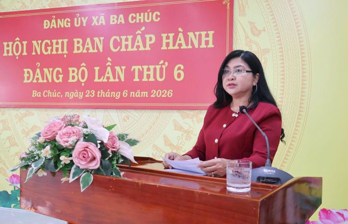 Phó Trưởng Ban Tuyên giáo và Dân vận Tỉnh ủy An Giang Nguyễn Thị Hồng Loan phát biểu chỉ đạo hội nghị.