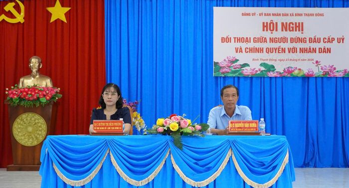 Chủ tọa hội nghị.