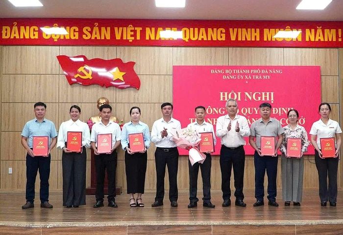 Đảng bộ xã Trà My thành lập các đảng bộ cơ sở khối cơ quan theo mô hình tổ chức mới. Ảnh: NGUYỄN BÌNH