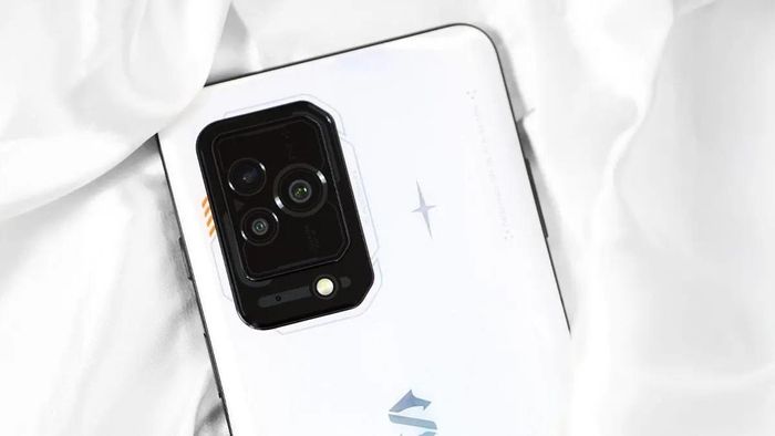 Việc thiếu hụt sự tích hợp sâu vào nền tảng của Xiaomi sẽ là một thiệt thòi rất lớn