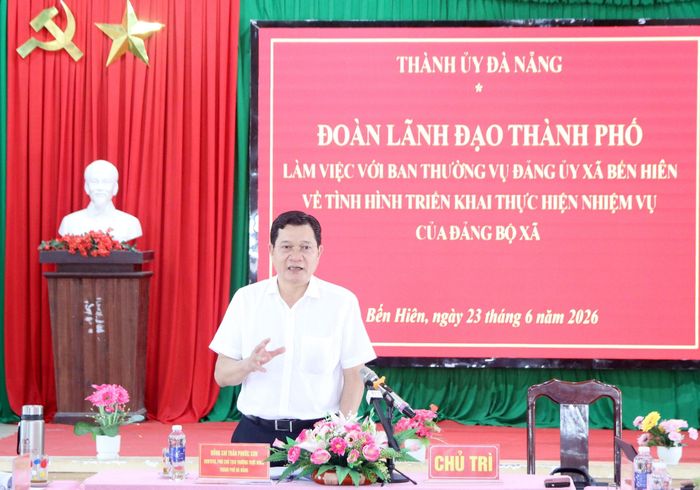Phó Chủ tịch Thường trực HĐND thành phố Trần Phước Sơn kết luận buổi làm việc. Ảnh: TRỌNG HUY
