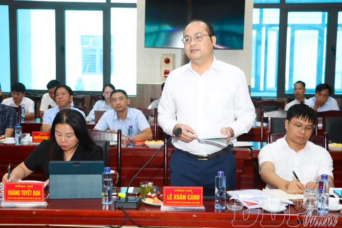 Lãnh đạo Sở Nông nghiệp và Môi trường phát biểu tại buổi làm việc.