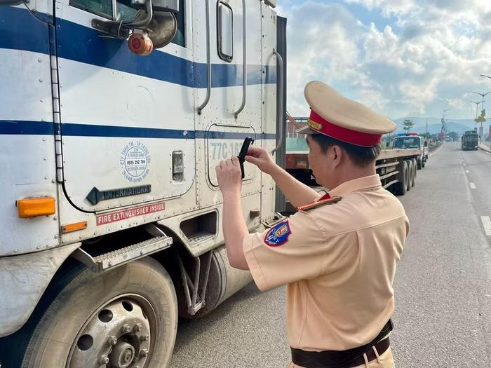Lực lượng Cảnh sát giao thông sẽ tăng cường các biện pháp để xử lý đối với các vi phạm. Ảnh: N.L