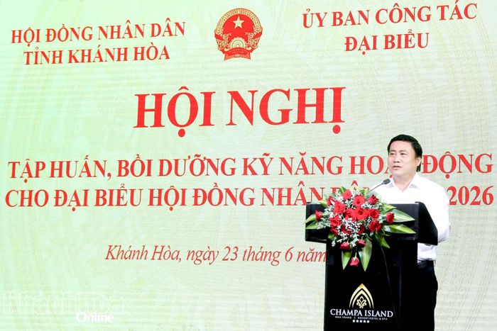 Đồng chí Lâm Đông phát biểu khai mạc hội nghị.