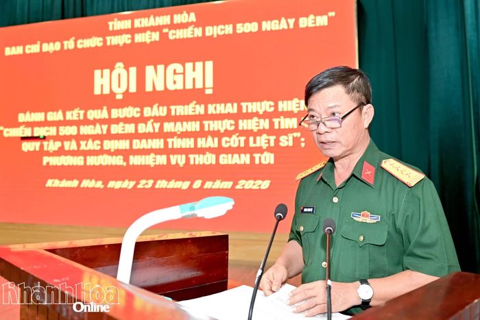 Đại tá Trương Thành Việt phát biểu tại hội nghị.