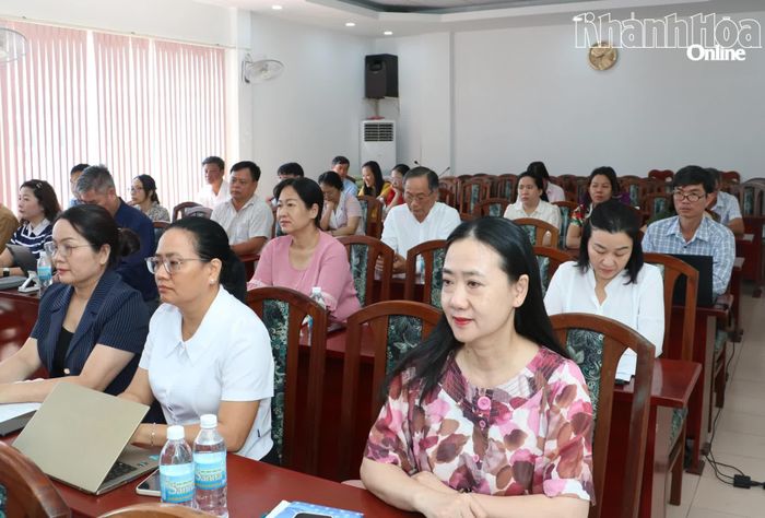 Các đại biểu tham dự hội nghị tại điểm cầu Khánh Hòa.