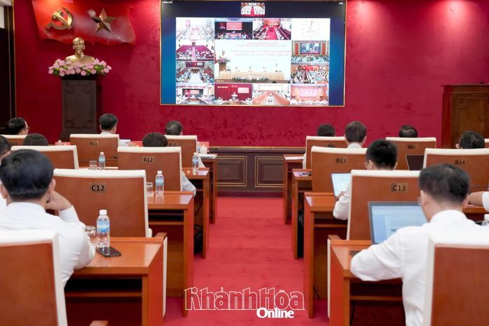 Quang cảnh điểm cầu Khánh Hòa.