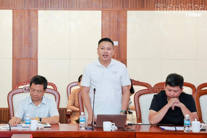 Đại diện đơn vị thực hiện sự kiện đề xuất một số nội dung chuẩn bị cho lễ khai mạc ngày hội.