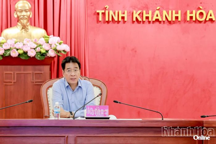 Đồng chí Nguyễn Long Biên chủ trì cuộc họp.