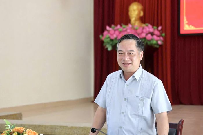 Thiếu tướng Nguyễn Hữu Phước phát biểu tại buổi làm việc. Ảnh: TIẾN QUÂN