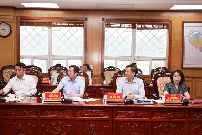 Đại biểu dự cuộc họp. 