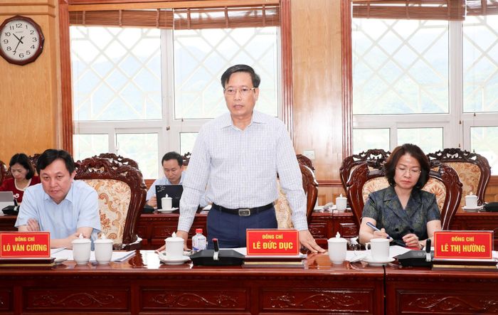 Đồng chí Lê Đức Dục - Ủy viên Ban Thường vụ, Trưởng Ban Tuyên giáo và Dân vận Tỉnh ủy phát biểu tại buổi làm việc.
