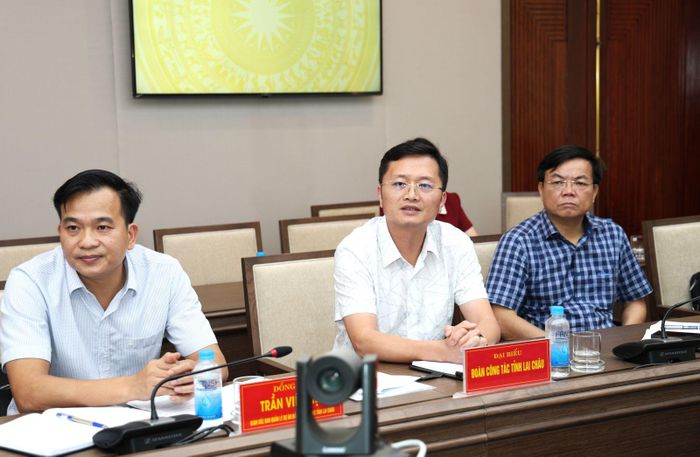 Thành viên Đoàn công tác tỉnh Lai Châu phát biểu tại buổi làm việc.