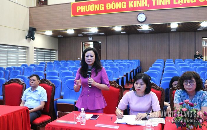 Lãnh đạo Văn phòng Tỉnh ủy đóng góp ý kiến tại chương trình tổng duyệt