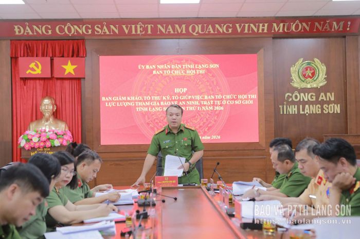 Lãnh đạo Công an tỉnh phát biểu tại cuộc họp