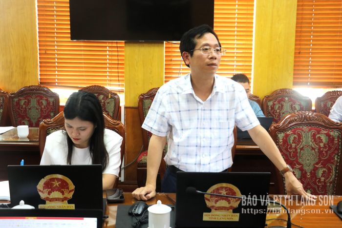 Lãnh đạo Sở Tài chính phát biểu ý kiến tại cuộc họp 