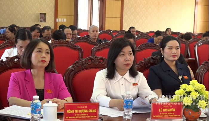 Các đại biểu dự kỳ họp
