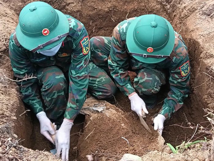 Đội tìm kiếm, quy tập hài cốt liệt sĩ (lâm thời) thuộc Bộ Chỉ huy Quân sự tỉnh Lào Cai hiện có 54 cán bộ, chiến sĩ.