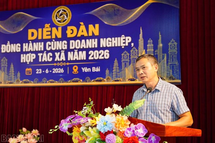 Nhiều chính sách mới được các ngành chức năng thông tin tới doanh nghiệp, hợp tác xã; đồng thời trực tiếp giải đáp những khó khăn, vướng mắc phát sinh trong hoạt động sản xuất, kinh doanh.