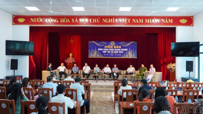 Phiên đối thoại "Doanh nghiệp hỏi - Cơ quan chức năng trả lời".