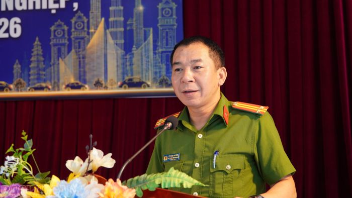 Công an phường Yên Bái tuyên truyền phòng ngừa, nhận diện và xử lý các vấn đề liên quan đến ma túy trong doanh nghiệp.