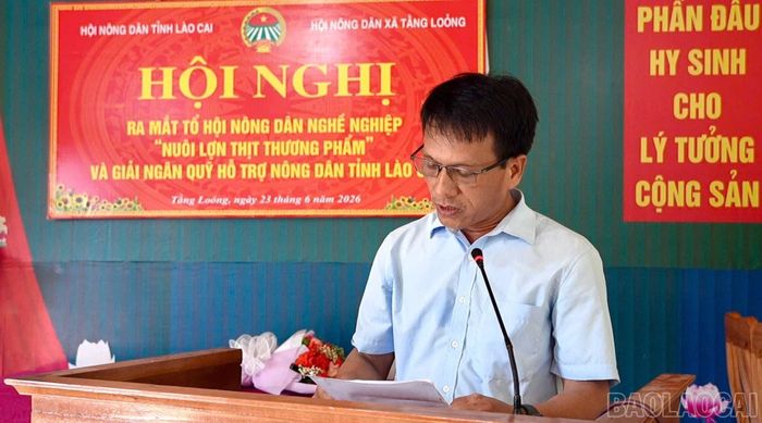 Tổ trưởng Tổ hội Nông dân nghề nghiệp "Nuôi lợn thương phẩm" phát biểu tại hội nghị.