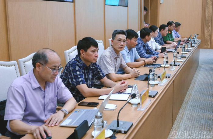 Các đại biểu dự phiên họp tại điểm cầu Lào Cai.