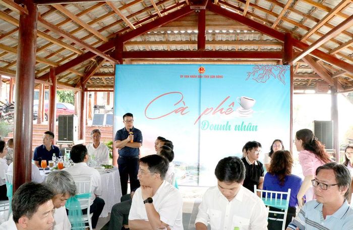 Cà phê doanh nhân - chương trình được tổ chức định kỳ hằng tháng nhằm tăng cường đối thoại, trao đổi tháo gỡ vướng mắc cho doanh nghiệp địa phương. Ảnh minh họa