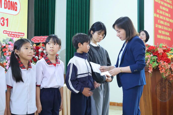 Công tác khuyến học, khuyến tài luôn được xã Tân Hà Lâm Hà quan tâm thực hiện