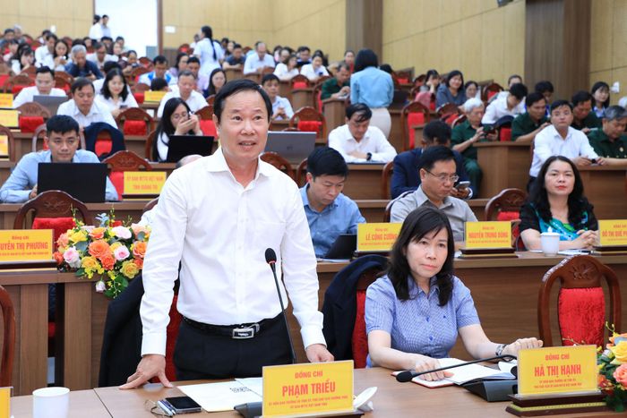 Ủy viên Ban Thường vụ Tỉnh ủy, Phó Chủ tịch Thường trực Ủy ban MTTQ Việt Nam tỉnh Lâm Đồng Phạm Triều thảo luận tại hội nghị