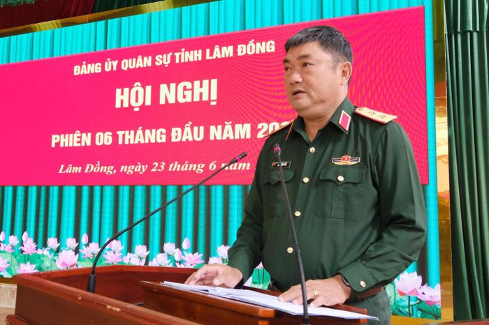 Trung tướng Lê Xuân Thế, Ủy viên Ban Chấp hành Trung ương Đảng, Ủy viên Quân ủy Trung ương, Phó Bí thư Đảng ủy, Tư lệnh Quân khu 7 phát biểu chỉ đạo
