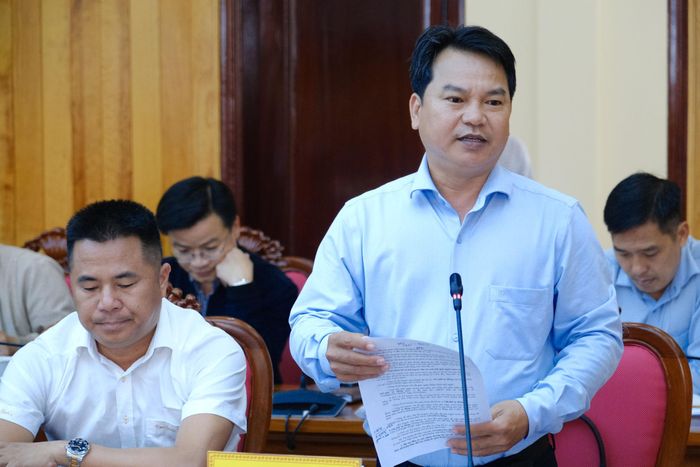 Đại diện lãnh đạo Ban Quản lý dự án đầu tư xây dựng số 1 báo cáo tiến độ thực hiện dự án