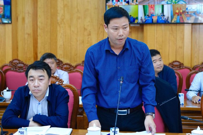 Đại diện lãnh đạo Ban QLDA khu vực Đà Lạt báo cáo tiến độ thực hiện giải ngân vốn đầu tư công trên địa bàn